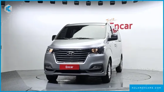 HYUNDAI STAREX VAN 5-SEATER