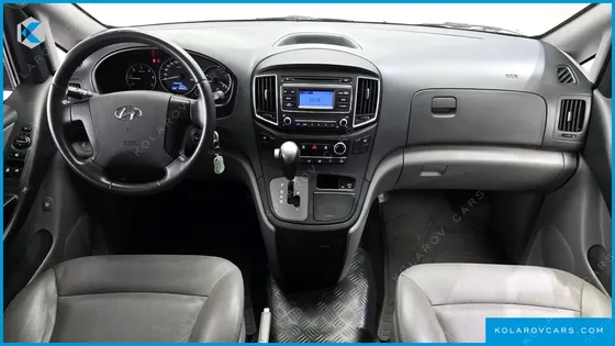 HYUNDAI STAREX VAN 5-SEATER