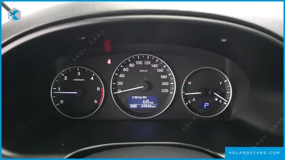 HYUNDAI STAREX VAN 5-SEATER