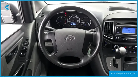 HYUNDAI STAREX VAN 5-SEATER