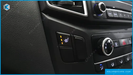 HYUNDAI STAREX VAN 5-SEATER