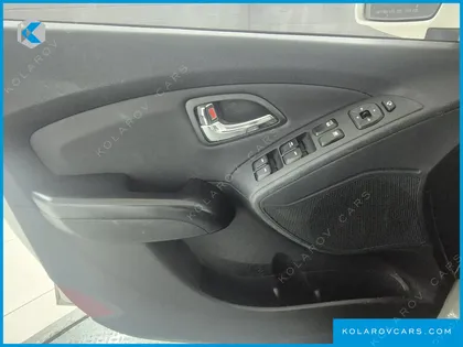 HYUNDAI TUCSON DIESEL 2WD LX20