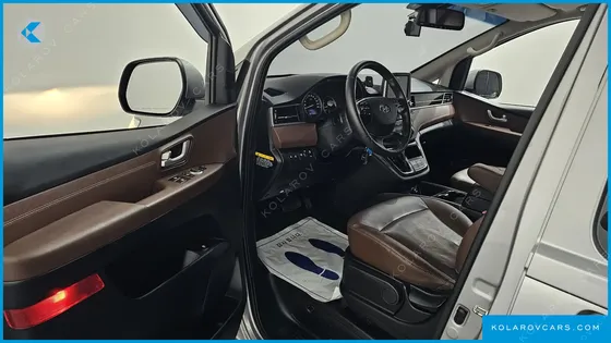 HYUNDAI STAREX URBAN 9-SEATER