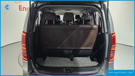 HYUNDAI STAREX URBAN 9-SEATER