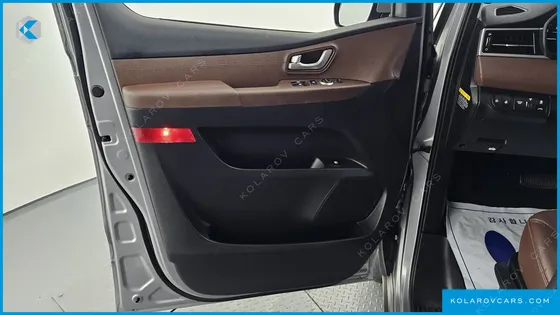 HYUNDAI STAREX URBAN 9-SEATER