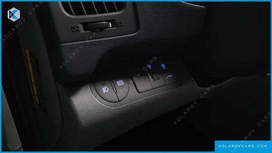 HYUNDAI STAREX VAN 5-SEATER