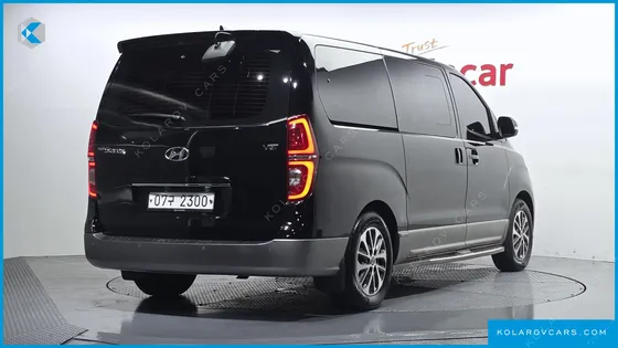 HYUNDAI STAREX URBAN 9-SEATER