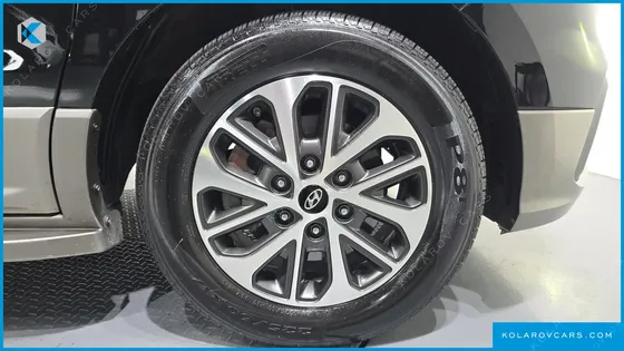 HYUNDAI STAREX URBAN 9-SEATER