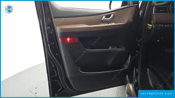 HYUNDAI STAREX URBAN 9-SEATER