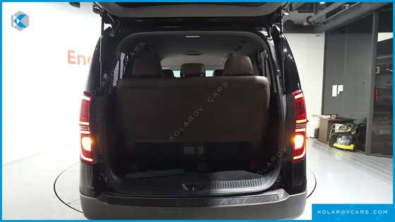 HYUNDAI STAREX URBAN 9-SEATER