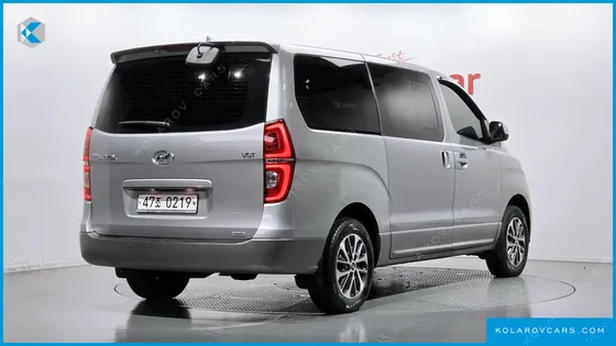 HYUNDAI STAREX 4WD URBAN 9-SEATER