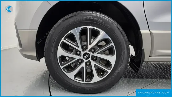 HYUNDAI STAREX 4WD URBAN 9-SEATER