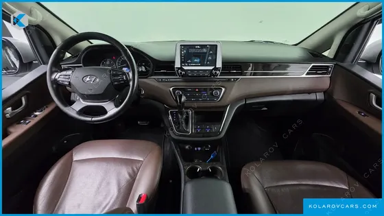 HYUNDAI STAREX 4WD URBAN 9-SEATER