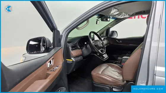 HYUNDAI STAREX 4WD URBAN 9-SEATER
