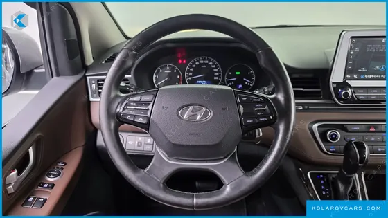 HYUNDAI STAREX 4WD URBAN 9-SEATER