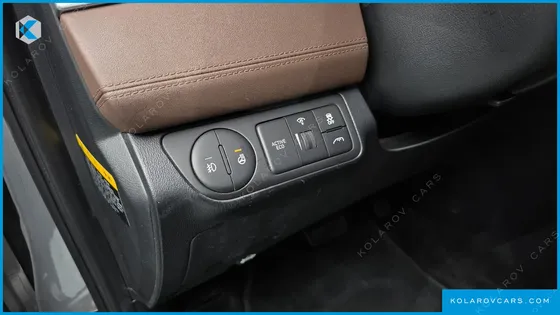 HYUNDAI STAREX 4WD URBAN 9-SEATER