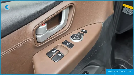HYUNDAI STAREX 4WD URBAN 9-SEATER
