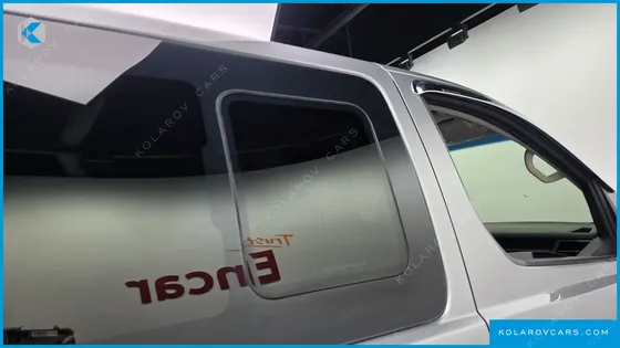 HYUNDAI STAREX 4WD URBAN 9-SEATER