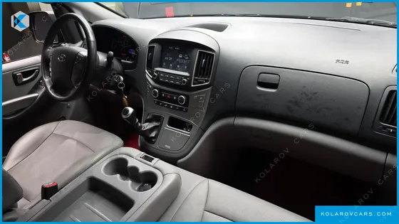 HYUNDAI STAREX VAN 3-SEATER