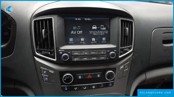 HYUNDAI STAREX VAN 3-SEATER