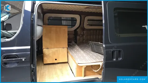 HYUNDAI STAREX VAN 3-SEATER