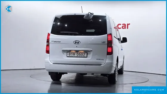 HYUNDAI STAREX VAN 5-SEATER