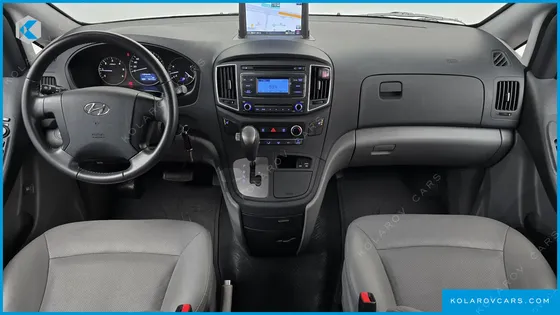HYUNDAI STAREX VAN 5-SEATER