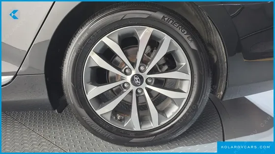 HYUNDAI GRANDEUR HG240 LUXURY