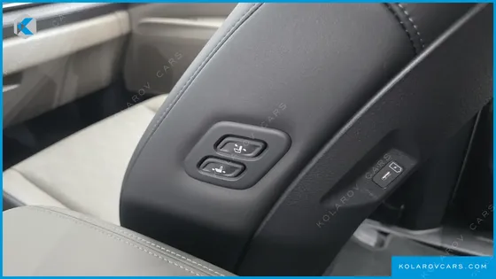 KIA CARNIVAL GASOLINE 9-SEATER NOBLESSE
