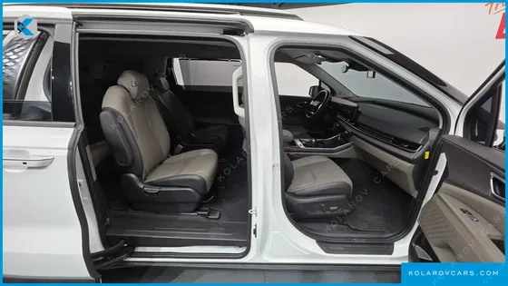 KIA CARNIVAL GASOLINE 9-SEATER NOBLESSE