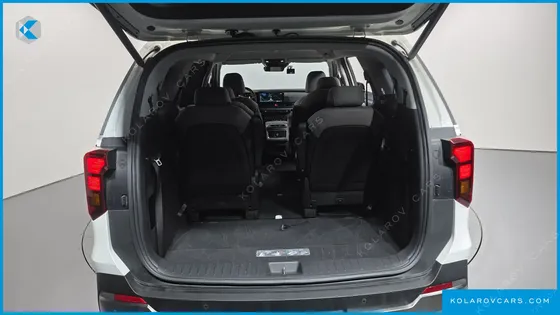 KIA CARNIVAL GASOLINE 9-SEATER NOBLESSE