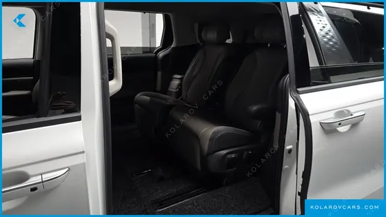 KIA CARNIVAL DIESEL 7-SEATER SIGNATURE