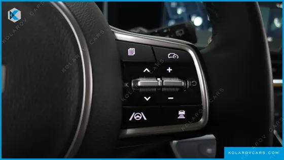 KIA CARNIVAL DIESEL 7-SEATER SIGNATURE