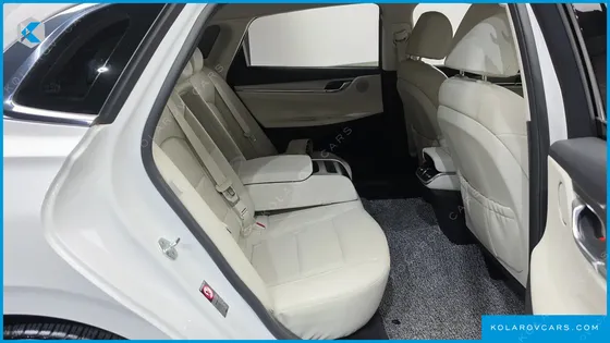 HYUNDAI GRANDEUR LE BLANC