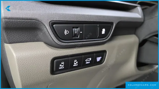 KIA CARNIVAL HEV 9 SEATER PRESTIGE