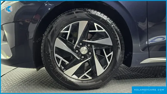 HYUNDAI GRANDEUR LE BLANC