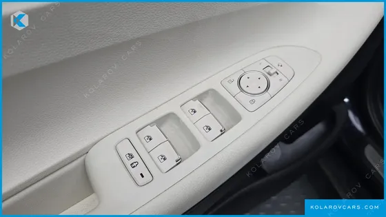 HYUNDAI GRANDEUR LE BLANC