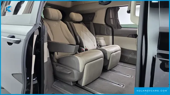 KIA CARNIVAL GASOLINE 7-SEATER HI LIMOUSINE