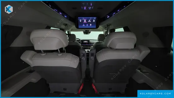 KIA CARNIVAL GASOLINE 7-SEATER HI LIMOUSINE