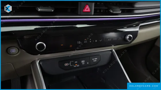 KIA CARNIVAL GASOLINE 7-SEATER HI LIMOUSINE