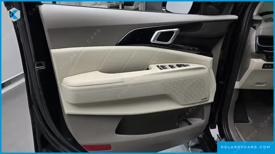 KIA CARNIVAL GASOLINE 7-SEATER HI LIMOUSINE