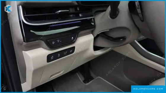 KIA CARNIVAL GASOLINE 7-SEATER HI LIMOUSINE