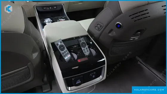 KIA CARNIVAL GASOLINE 7-SEATER HI LIMOUSINE