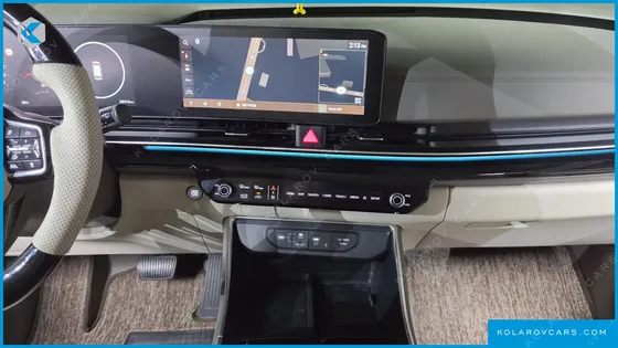 KIA CARNIVAL GASOLINE 7-SEATER HI LIMOUSINE