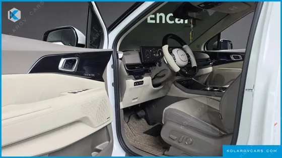 KIA CARNIVAL GASOLINE 7-SEATER HI LIMOUSINE