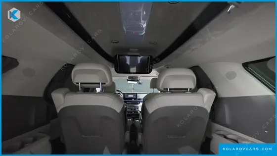 KIA CARNIVAL GASOLINE 7-SEATER HI LIMOUSINE
