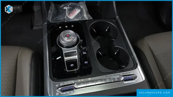 KIA CARNIVAL DIESEL 9-SEATER SIGNATURE