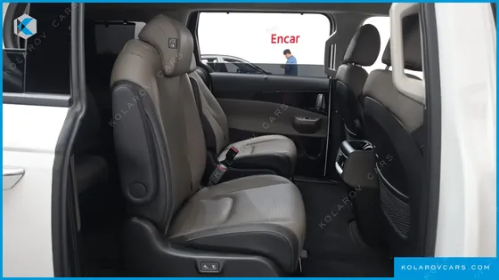 KIA CARNIVAL DIESEL 9-SEATER SIGNATURE