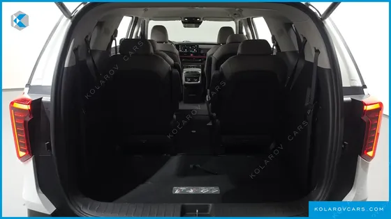 KIA CARNIVAL DIESEL 9-SEATER SIGNATURE