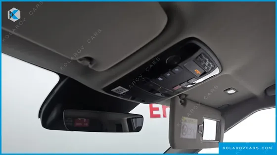 KIA CARNIVAL DIESEL 9-SEATER SIGNATURE